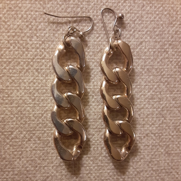 Beige and Gold Chain Earrings - Picture 4 of 4